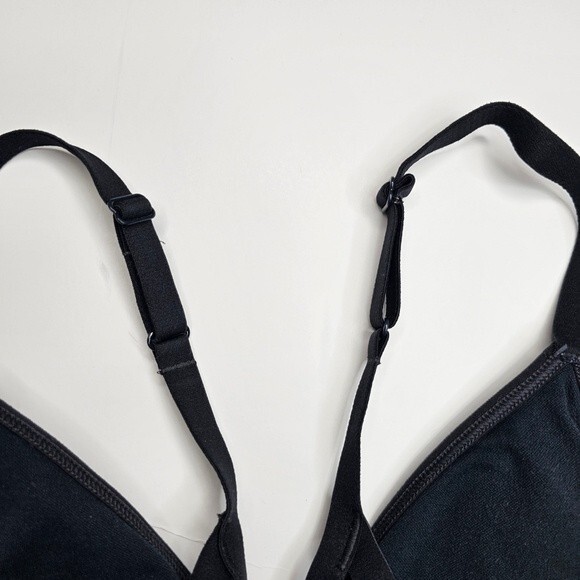 Under Armour  Seamless Low Long Sports Bra size small - Picture 5 of 7